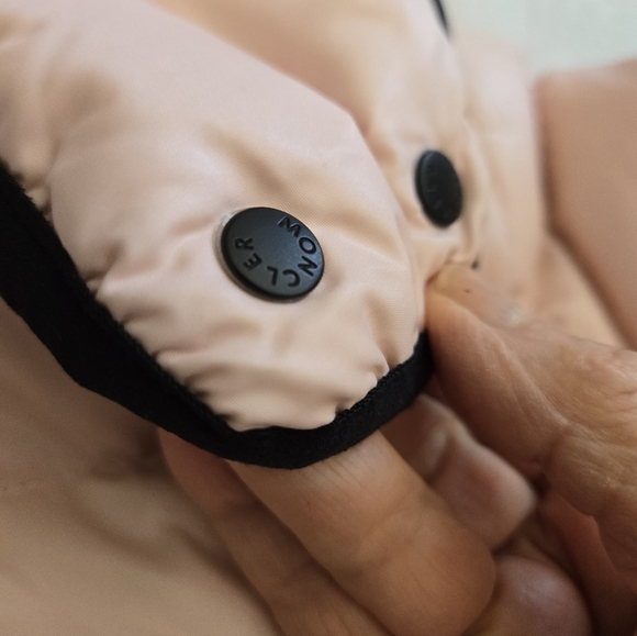 Moncler Pink vintage Puffer Jacket with Fur Hood - Picture 5 of 14